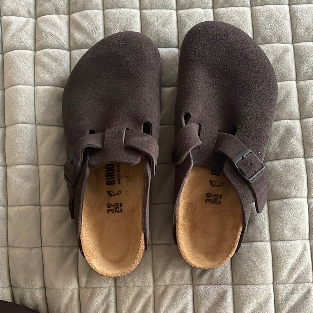 Birkenstock Brown Slippers with Minimalist Design